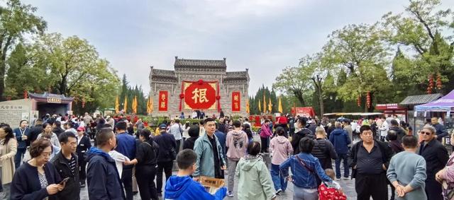 双节临汾文旅 “火出圈”：壶口瀑布、大槐树等景区客流爆棚