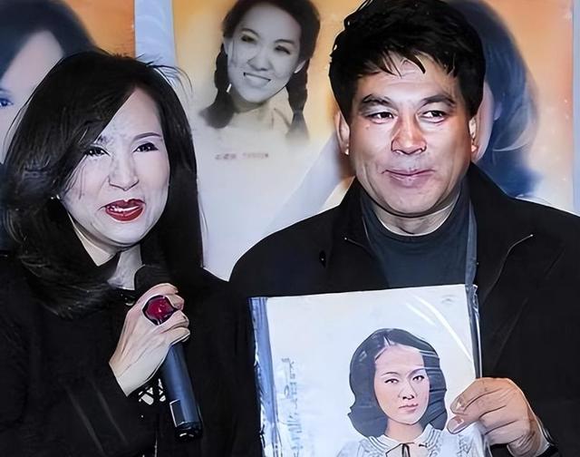 事业巅峰远赴美国，被老外“玩腻”后晚年回国，如今变成了这样！