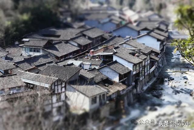 在青木川，于三省交界处，时光停驻时