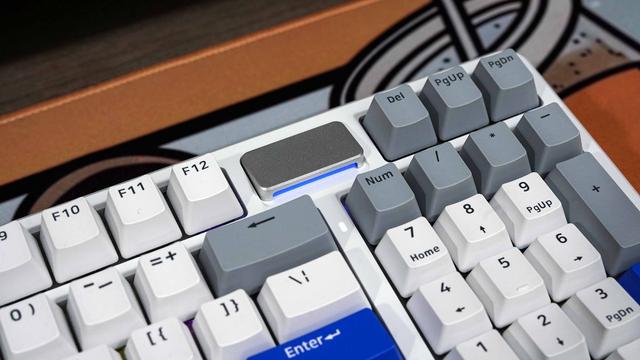 雷柏V700DIY-98拆解：7层消音+凯华定制快银轴，机械键盘卷疯了！