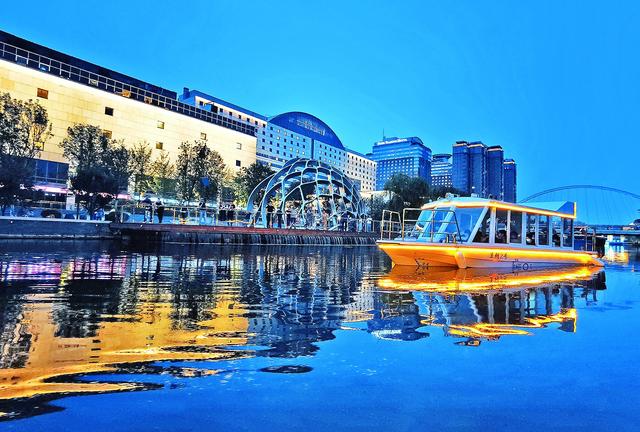 人人嫌弃的臭河，商家都不愿开门，如今却成“国家级”夜间地标