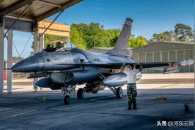 F16即将投入战场，俄发出警告一旦发现就击落，苏57能够团灭它图片