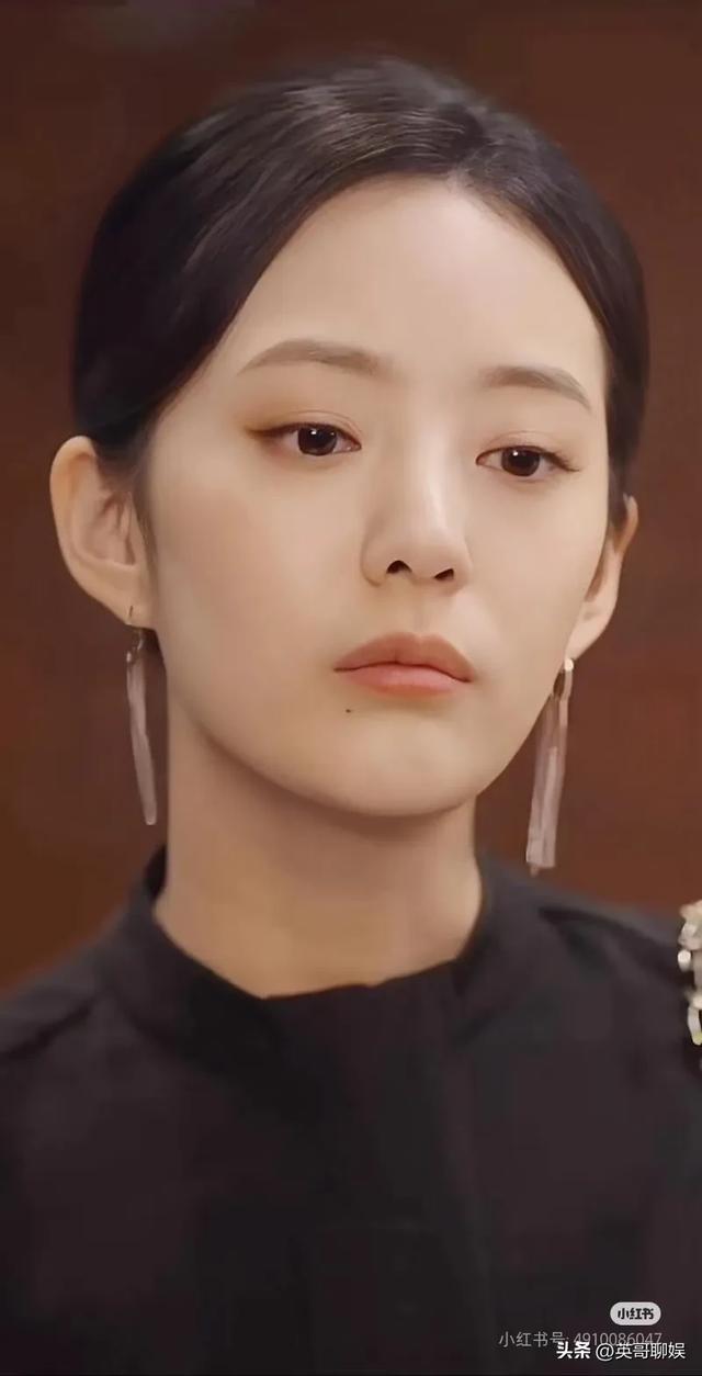 丑不自知的五位短女演员，天生苦相脸还演“女神”，究竟谁的错？