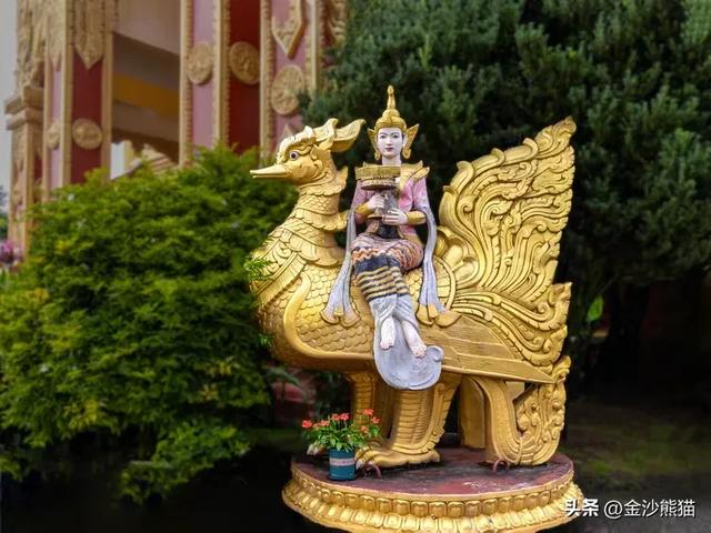德宏芒市:一眼,醉入民族风与佛塔影