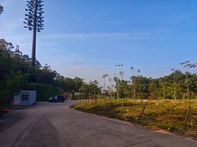 塘朗山郊野公园火车道口与绿平二路段，爬坡酸爽，骑友的天堂