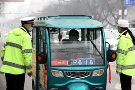 终于知道哪些三轮车能上牌！交警：有3个条件，5种材料，上牌无忧图片
