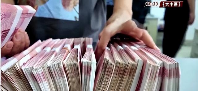 才出虎口，又入狼窝！济南一男子被三名女子诈骗29万余元！