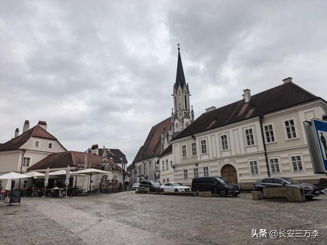 欧洲行第7天：参观世界文化遗产梅尔克修道院，逛维也纳和美景宫