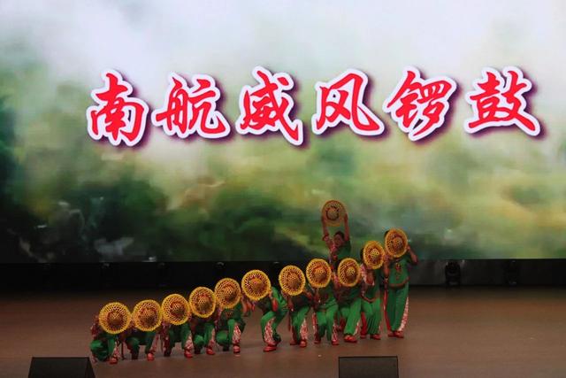 走进校园收获多·旅游文化展风采