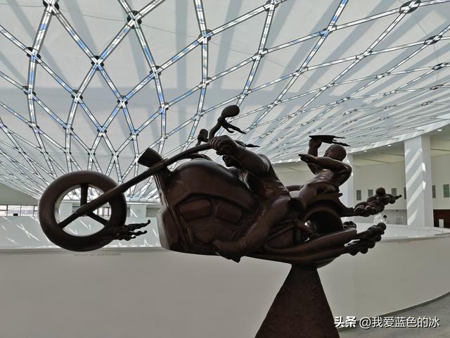 参观广州艺术博物院！它的独特岭南风格和现代美感成为广州新地标