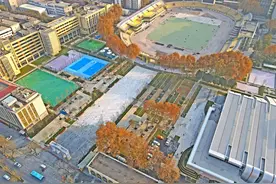 改造中的西安市人民体育场图片