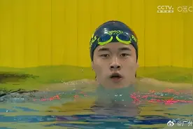 兑现儿时承诺，潘展乐战胜孙杨摘金，外公回应：不能这么说，都是他的哥哥图片