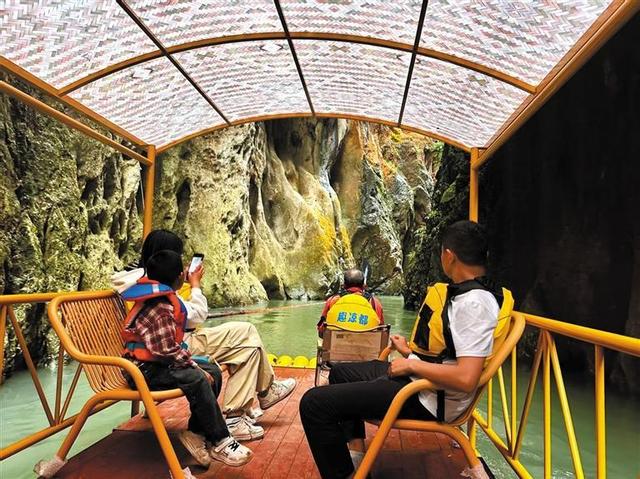 逛景区、泡温泉、打篮球……水城假日文旅“玩法”多