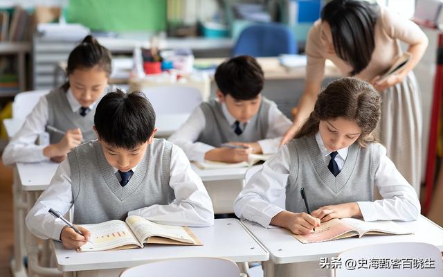 湖南一女子因长得太漂亮，55岁没上过一天班，颜值曝光后网友感慨