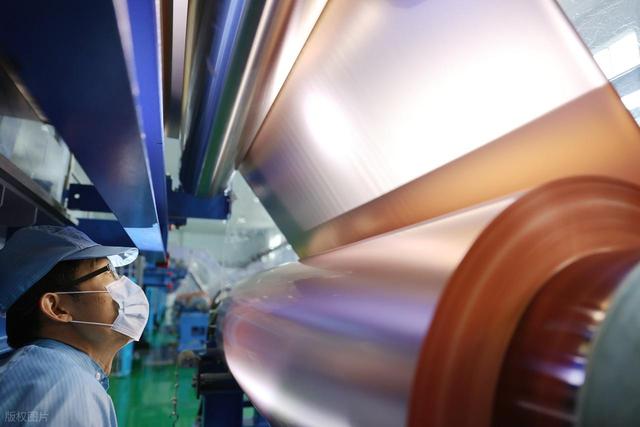 电池成本“涨不停”！2026年新能源车要涨价？