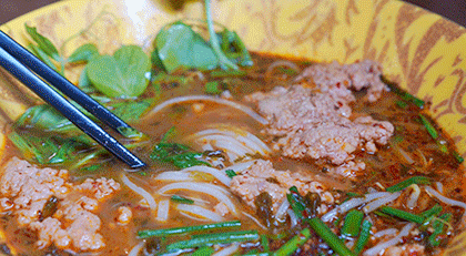 云南边陲21℃小城，比版纳好吃10倍，有多低调，就有多宝藏！