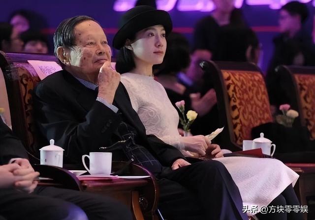 恩爱21年抵不过残酷现实！103岁杨振宁已年老，49岁翁帆花样年华