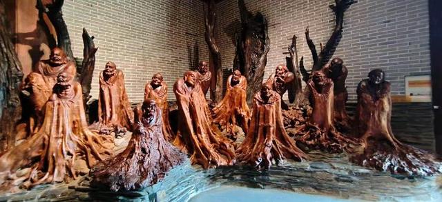 参观根宫佛国博物馆