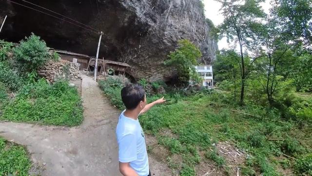 重庆綦江大山深处发现岩洞人家，几代人逍遥自在生活近百年
