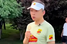 周鸿祎谈高考志愿，“专业不重要，但可以选人工智能”，张朝阳建议：学好数学，转哪个方向都可以图片