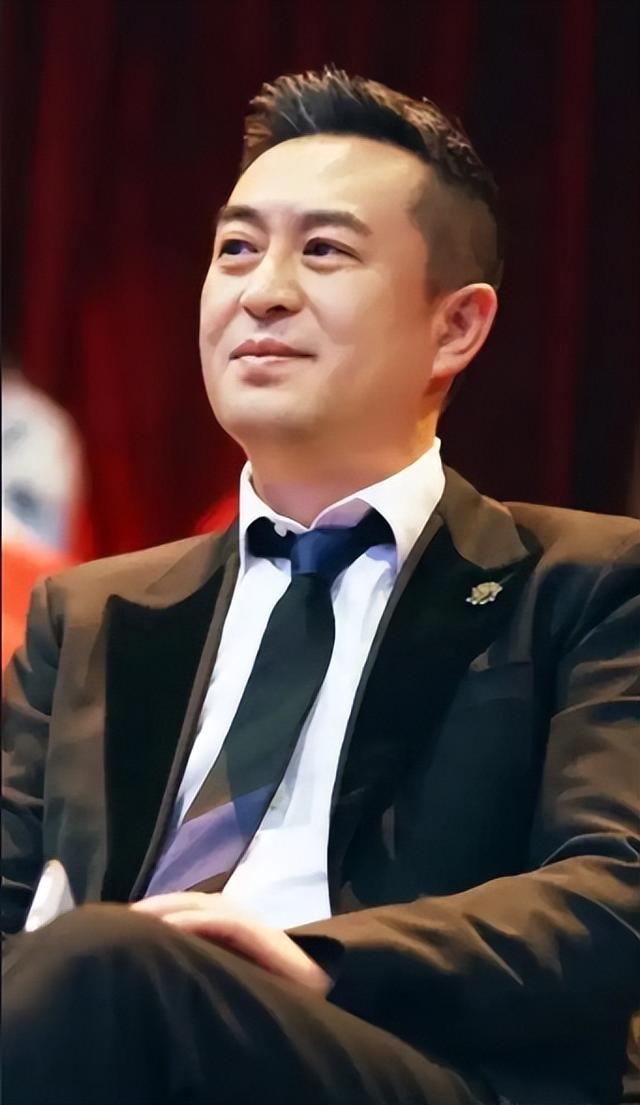 与王海燕离婚传闻真相大白1年，55岁张嘉益近况曝出，一点不意外