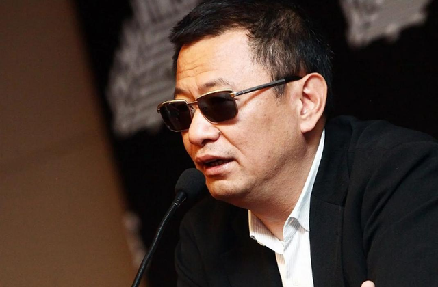 陪玩陪睡只是开胃菜，袭警、舔手指、集体嫖娼，背后的事捂不住了