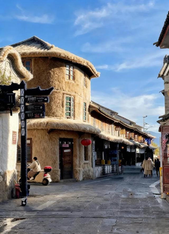 “这里是哪里?”“毛绒绒的大理~~”