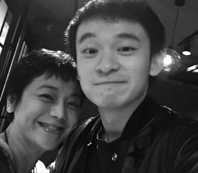 身价过亿坐拥北京一条街，陈道明得叫她姐，儿子是骄傲更是心病
