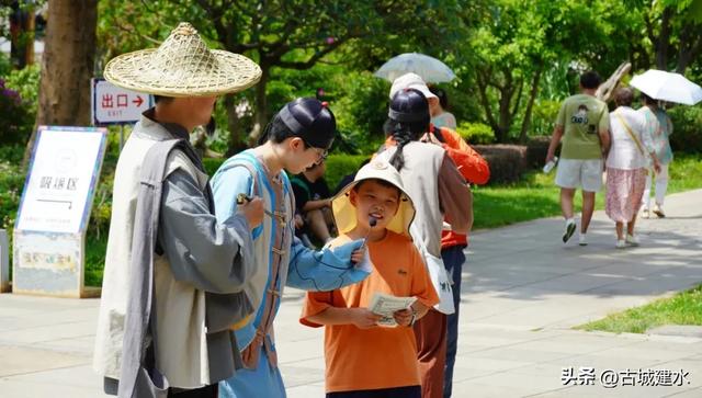建水迎来暑期旅游“热潮”