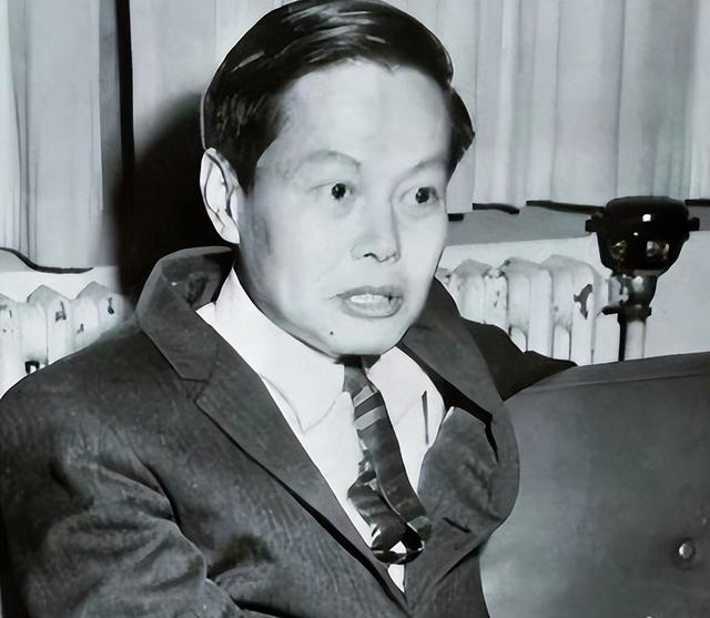 翁帆没想到，人情世故、江湖地位在杨振宁告别仪式上体现淋漓尽致