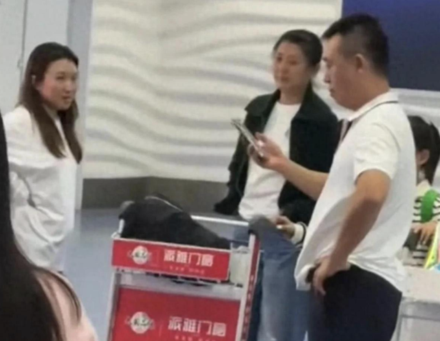 脸疼不疼？人民网彻查后	，闫学晶首现身再传噩耗，这回真洗不白了