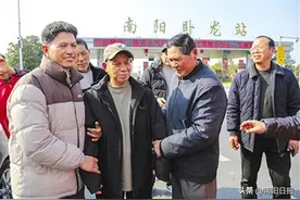 17岁时走丢，一直在外流浪，45年后，在广州、长沙、南阳三地的爱心人士帮助下 62岁的“聋哑叔”终于回家了图片