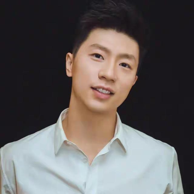 马龙：娶“校花”当老婆，携手恩爱多年，今再次让人刮目相看