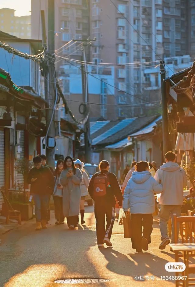 新津人的“小美满”，开启全民晒太阳模式