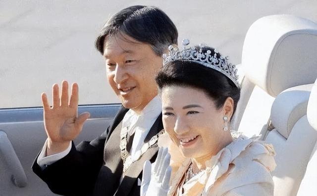 公祭日前夕	，中方对高市措辞变了，并通告全球，日本皇后出面求饶