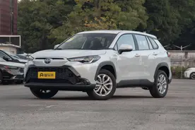 新车 | 售14.28万元 丰田锋兰达领先PLUS版到店 2.0升动力/竞争逍客图片