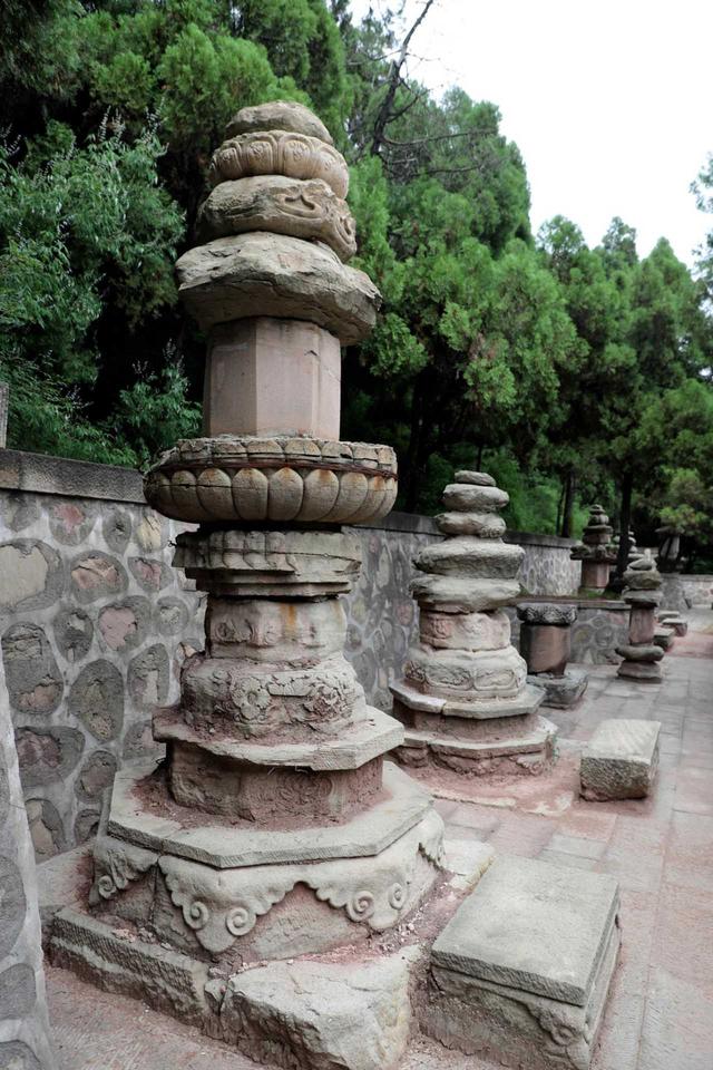 卦山天宁寺塔林——交城