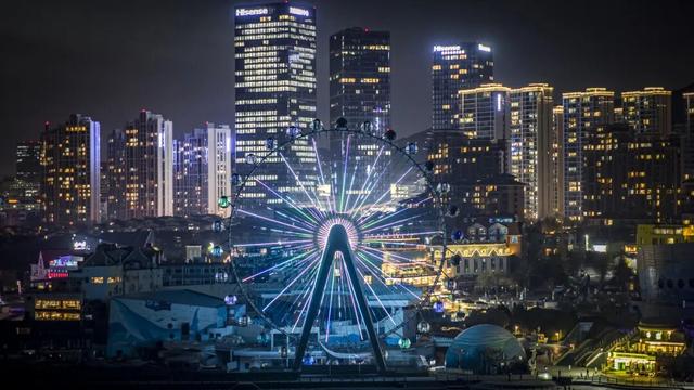 霓虹初上时，看见夜青岛的AB面~