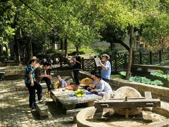 剧组扎堆！黄陂这座600岁古村，晒秋现场秒变短剧片场