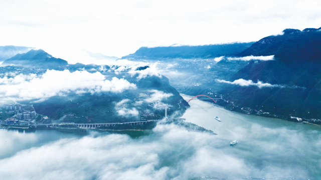 巫山：秋日巫峡 斑斓画卷