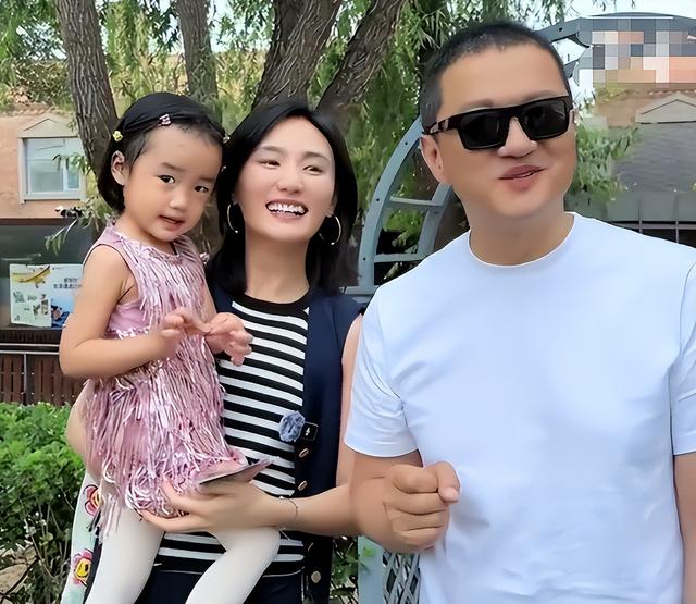 3天5个瓜！鲜肉出轨，男星离婚，37岁女星骚扰已婚男，个个离谱