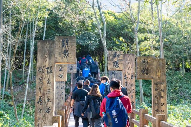 跨越千里，共赴绿茵！“赣超”宜春队携手“蒙超”通辽队同游明月山！