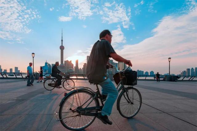 “夜店”浪漫：醉了领个证，醒了再领个证