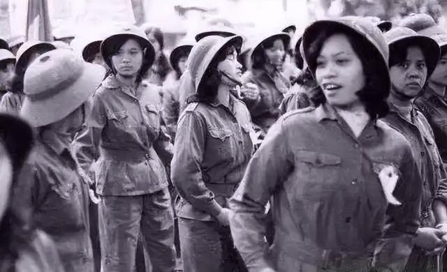 战后越南是怎么恢复人口的？当地女性忍痛讲述，这个方法太狠了
