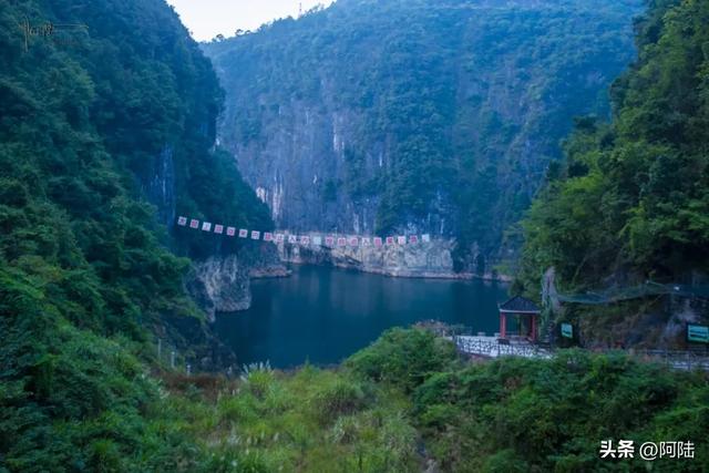 铜仁天生桥已成神秘景点，因为被电站、大坝和水库轮流遮挡