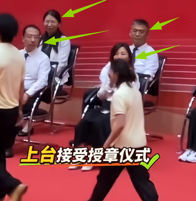 全红婵参加开学典礼，身体发育明显，网友：这么胖，好好读书吧！