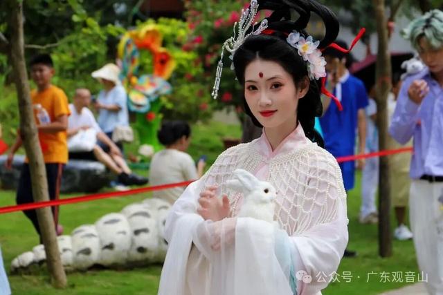 观音山上快乐续航，众多NPC互动送福，助您欢声笑语过假期