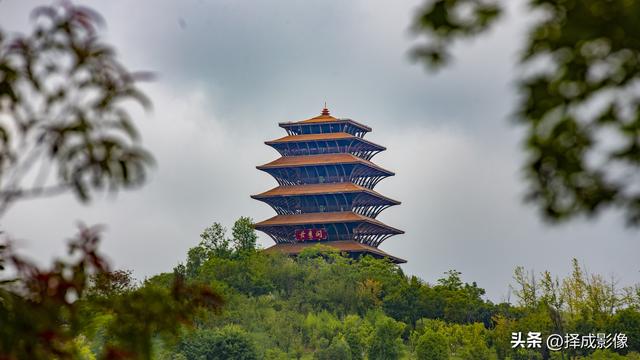 “成都之眼”竞在龙泉丹景山