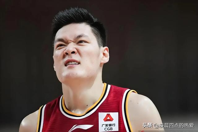 刚遭国家队抛弃，立马被600万顶薪续约，只是郭士强看不上张宁吗