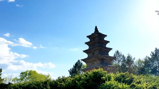 十一游长白丨在长白灵光塔下，把盛唐的砖、山野的风酿成独属你的诗
